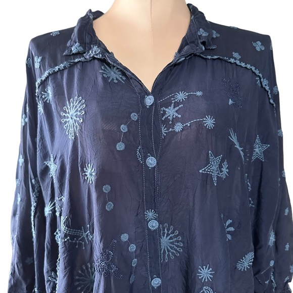 Johnny Was navy CELESTIN CERES TUNIC in size Large. Absolutely gorgeous detail - Picture 9 of 15